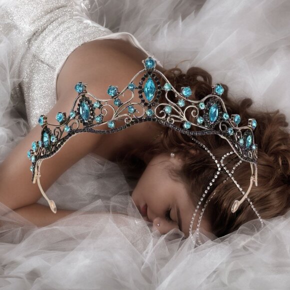 Blue Tiara - Picture 1 of 2